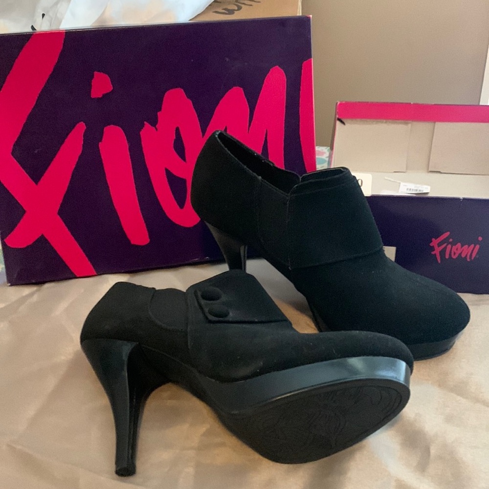Fioni size 10 heels